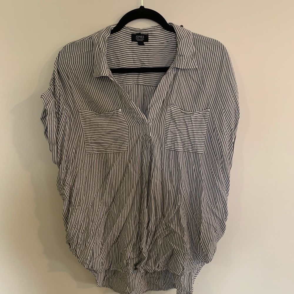 Jones New York grey and white short sleeve striped button up shirt